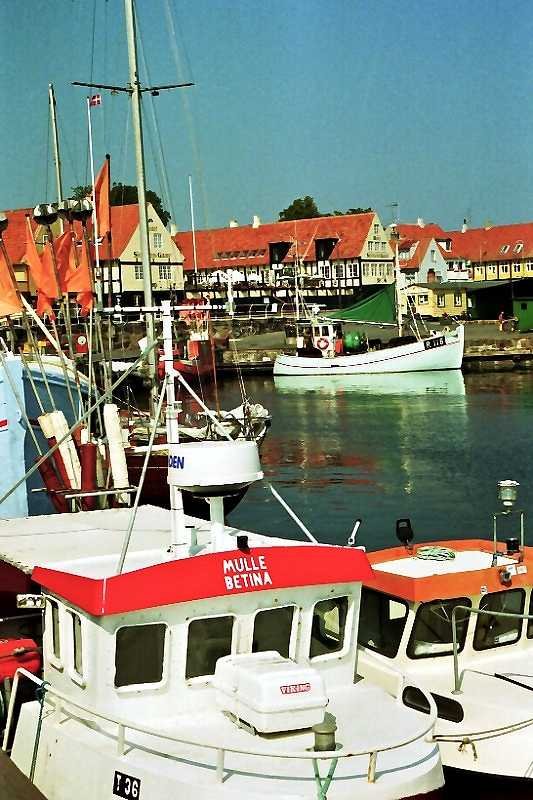 Im Hafen von Svaneke (Aug. 1997). Svaneke gilt als kleinste und zugleich stlichste Stadt Dnemarks.