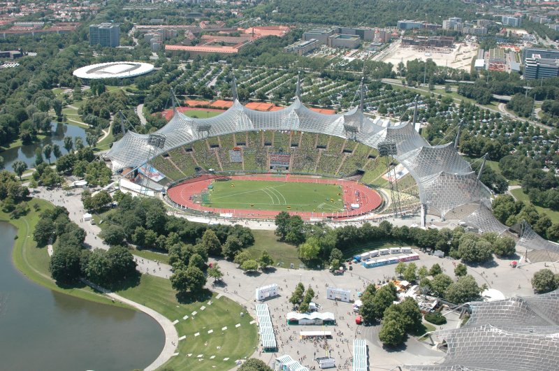 Im mit 3500 Stahlseilen bespannte Olympiastadion fand im Juni 07 die Leichathletik-EM statt.