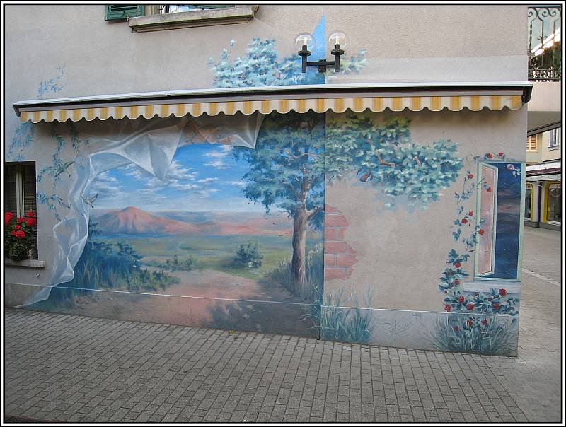 Im Zentrum von Interlaken findet man dieses hbsche, leider schon etwas verblasste Wandgemlde. (28.07.2008) 