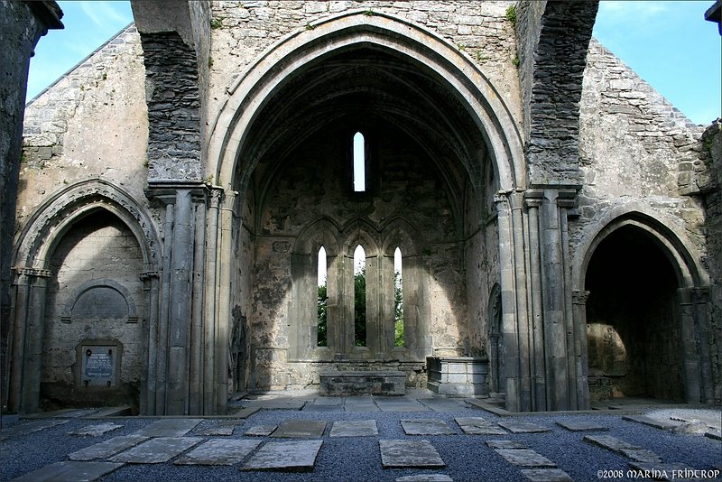 Impressionen - Corcomroe Abbey in Irland Co. Clare.