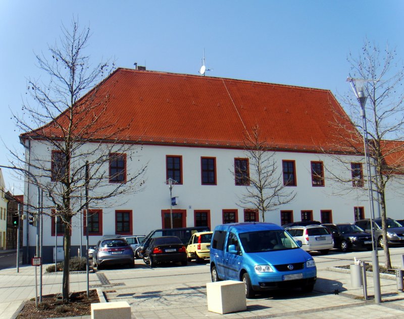 In diesem sanierten Gebude am Schkeuditzer Markt befindet sich das Polizeirevier der Stadt, 01.04.2009