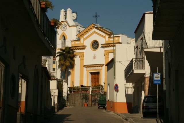 In der Via Dottor Gennaro Lacono in Fontana.