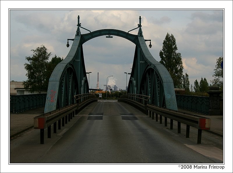 Jugendstil Brcke am Rheinhafen von Krefeld (Linn). Diese Drehbrcke wurde im Jahr 1905 erbaut.