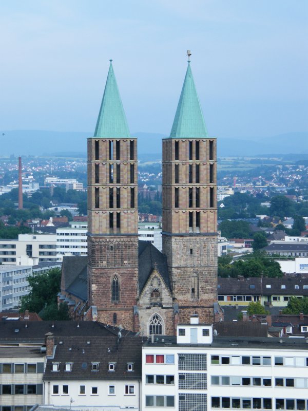 Kassel-Mitte Ev.Kirche St.Martin. Blick vom Lutherturm auf die beiden Trme der Kirche.