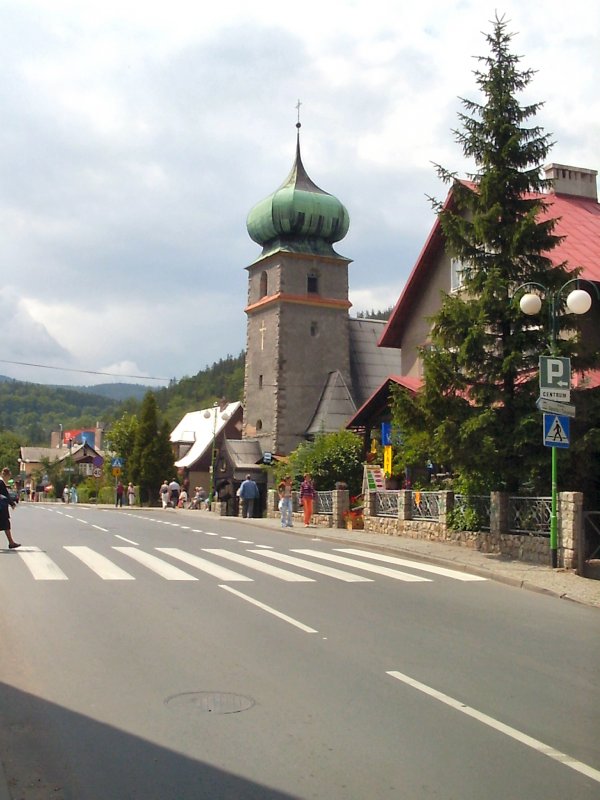 Kirche in Krummhbel, Sommer 2004 im polnischen Riesengebirge

* Polen/Niederschlesien/Karpacz