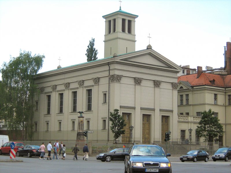 Klass. Kirchenbau in berlin-Wedding, Juni 2008