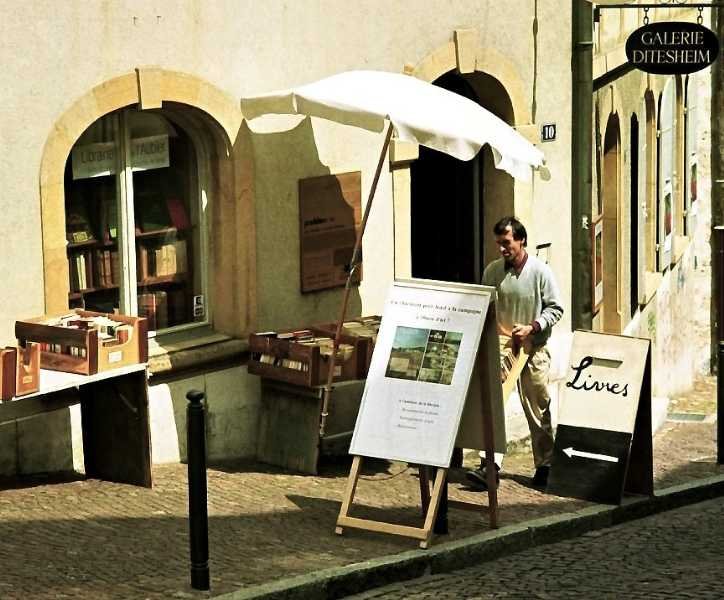 Kleine Buchhandlung in der Altstadt (Mai 1993) 