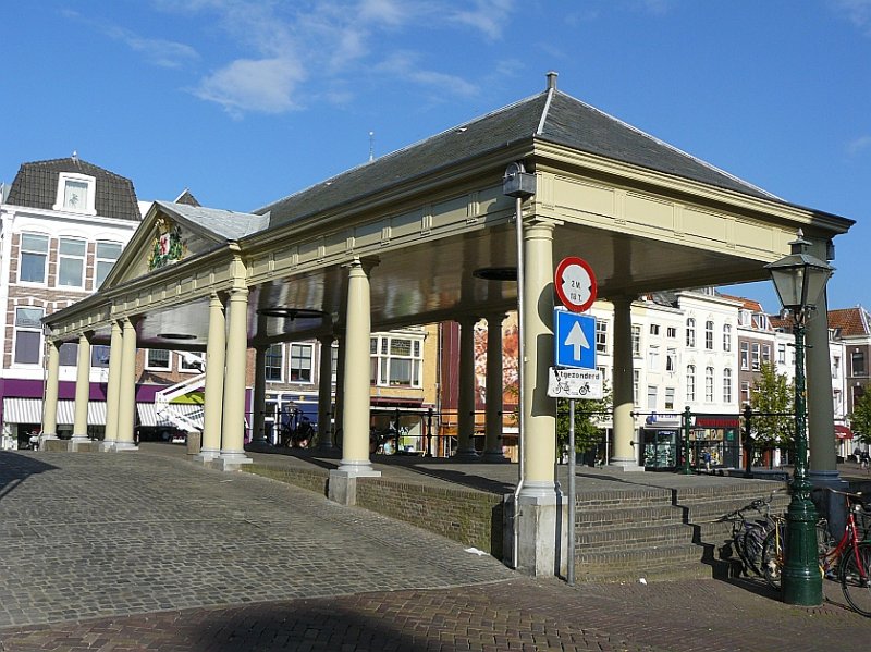 Koornbrug Leiden (Korn Brcke) Baujahr Brcke 1443, 
Baujahr Dach 1824. 
Hier war die Korn- und Getreidemarkt 
Aufnahme 23-08-2007