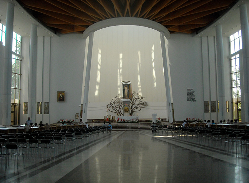 Krakow - Sanktuarium Bozego Milosierdzia w Lagiewnikach / Krakau - Sanktuarium der Barmherzigkeit Gottes in Lagiewniki 08.2009.