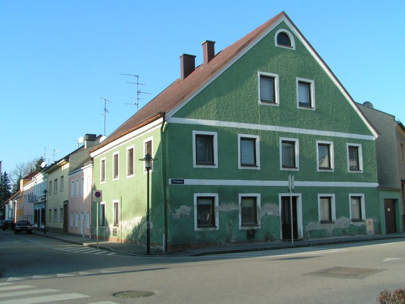 Kreuzung Lubergasse - Ufergasse; an der Hausfassade sind noch immer die  Hochwasserspuren 2002  ersichtlich; 071219