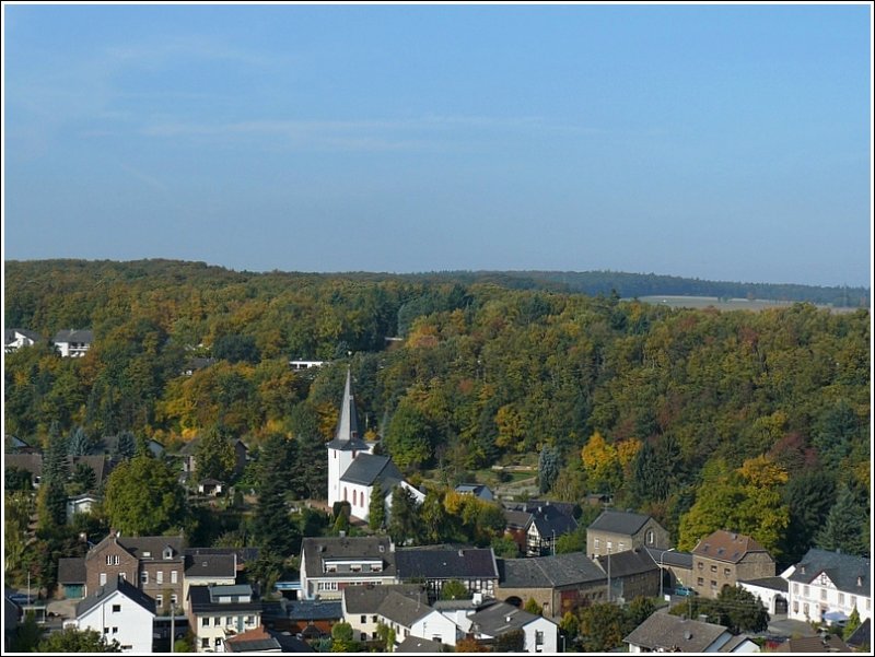 Kreuzweingarten ist ein Ortsteil von Euskirchen und ist als ruhige Wohngegend seht beliebt. 11.10.08 (Hans)