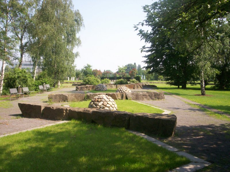 Kunstobjekt im Gewerbepark Niederrhein, eine Mischung aus Arbeitsplatz,Kunst und Parkanlage