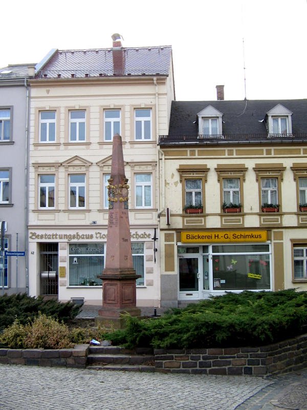 Kurfrstlich schsische Postmeilensule an der Kreuzung der Wenceslaigasse-Dresdner Strae in Wurzen, 23.02.08