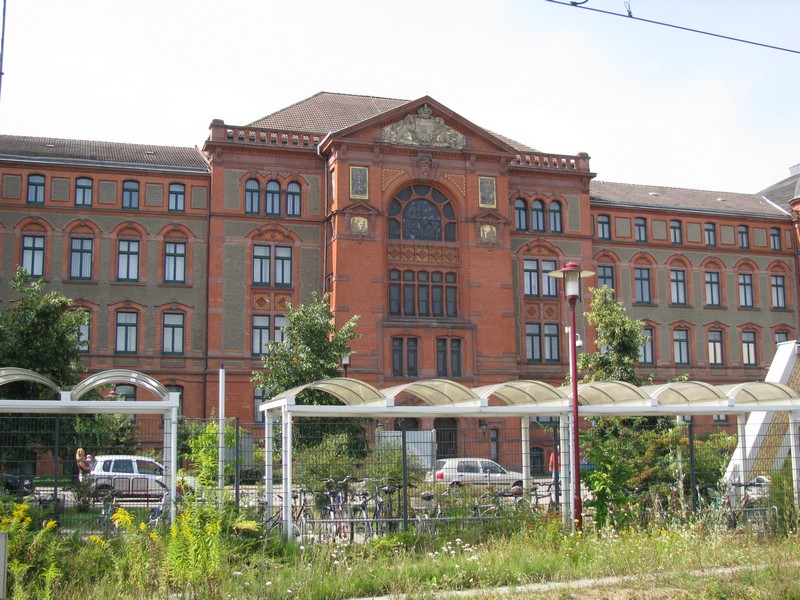 Landeshauptstadt Schwerin; ex. Reichsbahndirektion-Gebude an der Dr.-Klz-Strae 15.08.2009