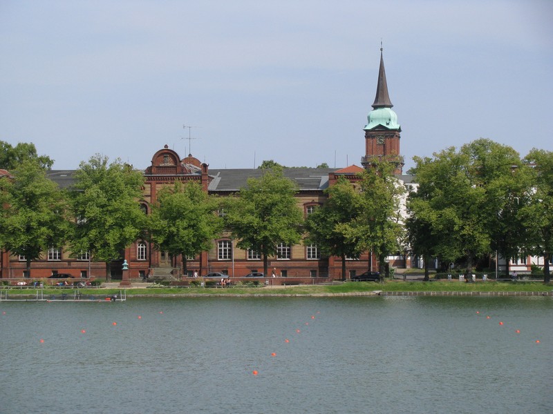 Landeshauptstadt Schwerin; Pfaffenteich mit Sdufer und Schelfkirche 15.08.2009