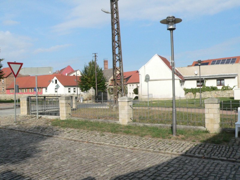 Laucha an der Unstrut - Blick vom Glockenmuseum auf das ehemalige Untertor - Foto vom 02.09.2008