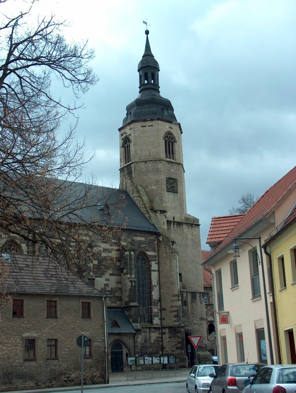 Laucha an der Unstrut - Blick auf die Kirche von der Herrenstrae aus - Aufnahme vom 26.03.2006