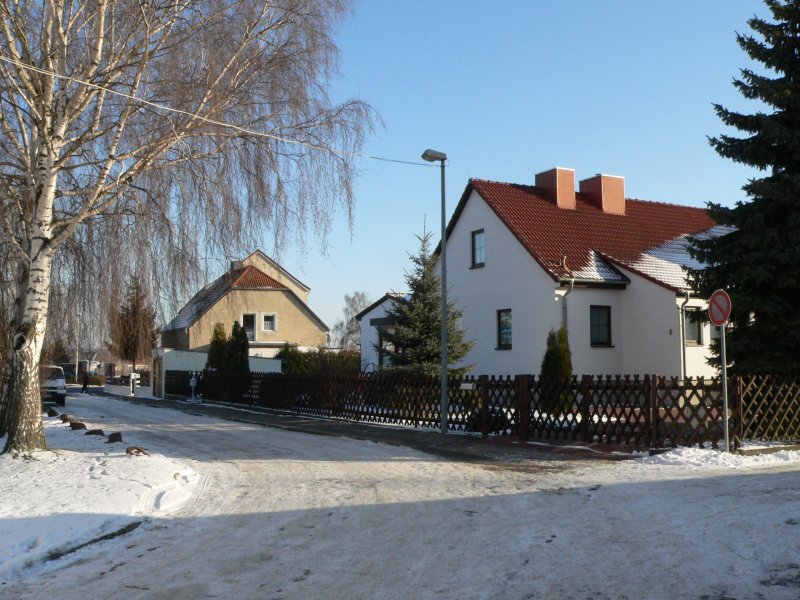 Laucha an der Unstrut - Blick von den Garagen an der Eckartsbergaer Strae auf die Huser Richtung Stadtfeld - Foto vom 11.01.2009