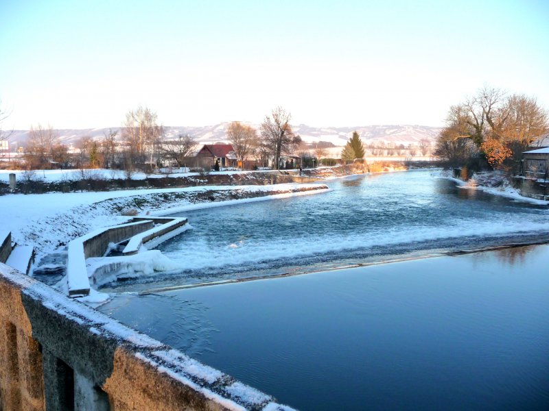 Laucha an der Unstrut - Blick ber das Wehr - Foto vom 10.01.2009