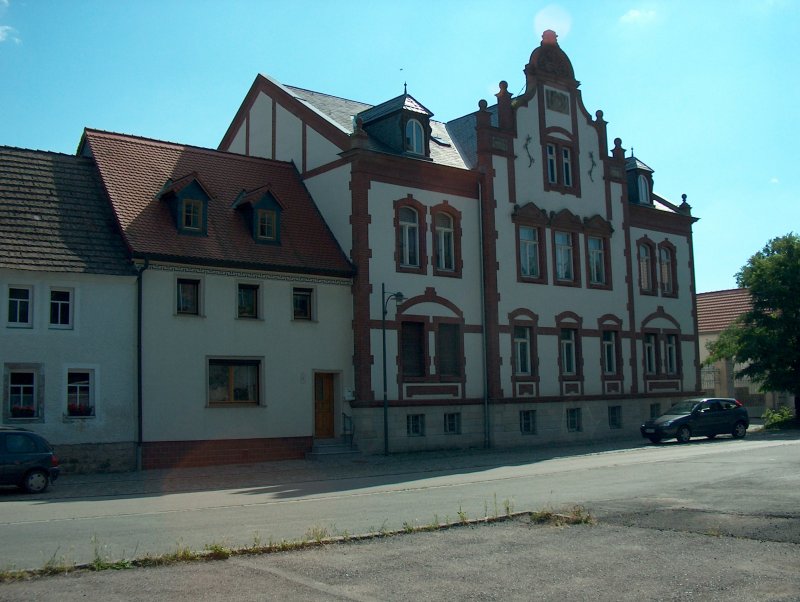 Laucha an der Unstrut - Das ehemalige Tittelsche  Herrenhaus  an der Mhle - Foto vom 10.07.2005