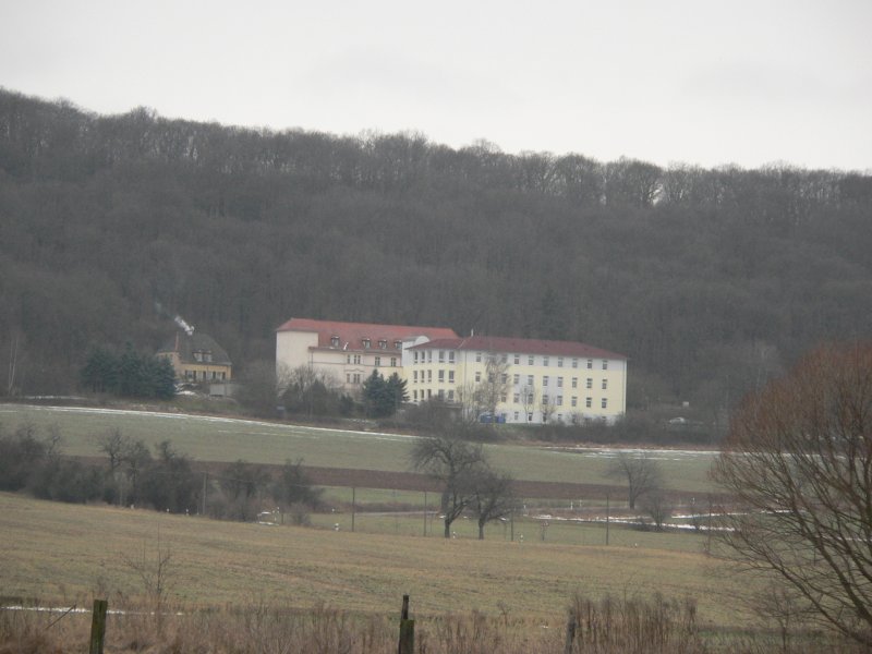 Laucha an der Unstrut - Das ehemalige Kreiskrankenhaus an der Hirschrodaer Strae wurde 2008 zum DRK - Pflegeheim ausgebaut -
Foto vom 23.01.2008