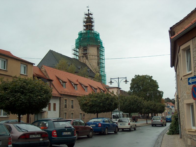 Laucha an der Unstrut - Der Kirchturm wird neu eingedeckt - 03.10.2006