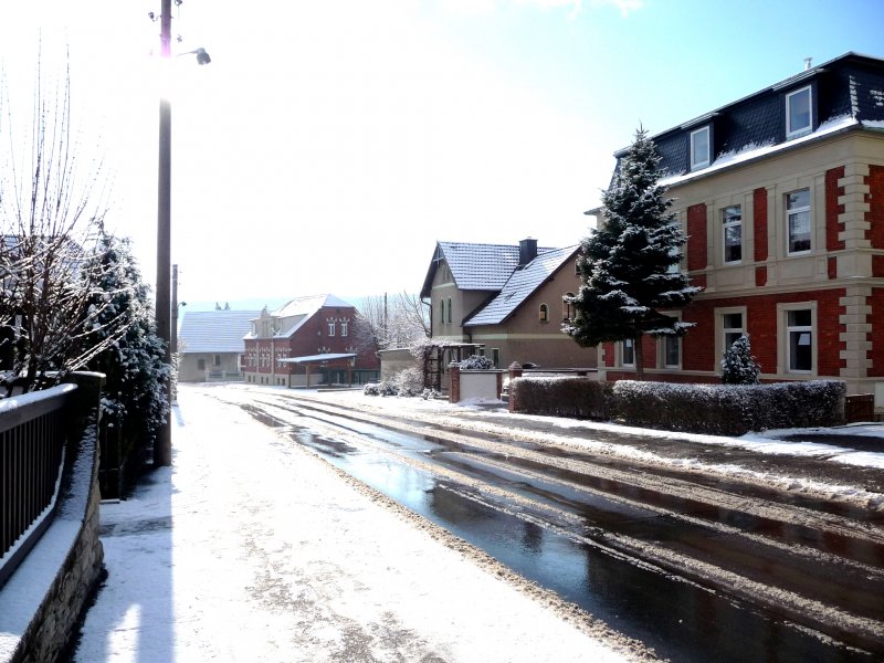 Laucha an der Unstrut - Huser in der Nebraer Strae - Stadt einwrts rechts - Foto vom 12.02.2009 
