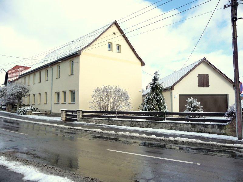 Laucha an der Unstrut - Huser in der Nebraer Strae - Stadt auswrts rechts - Foto vom 12.02.2009 
