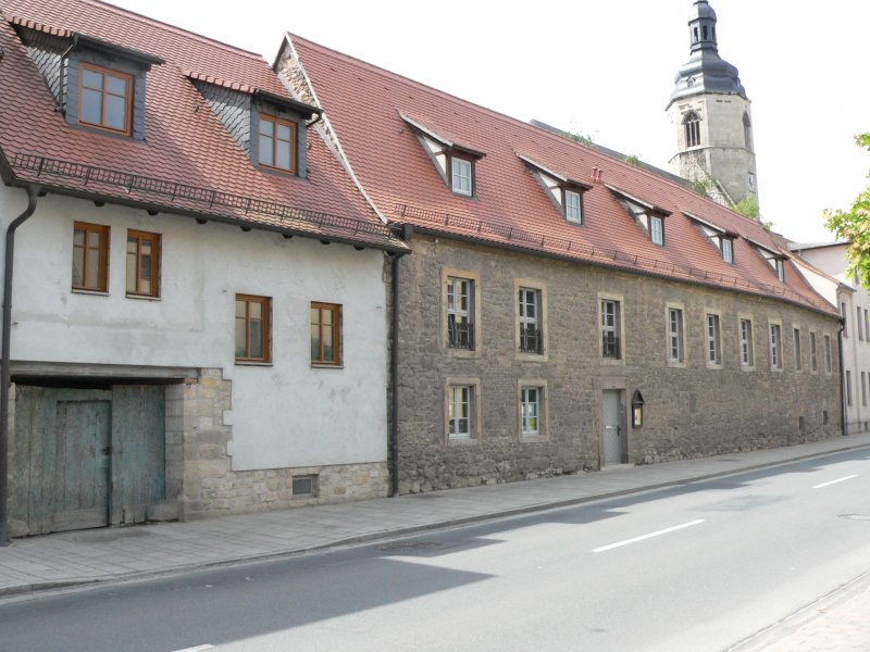 Laucha an der Unstrut - Huser in der Unteren Hauptstrae - rechts das evang. Pfarrhaus - Foto vom 09.05.2009 
