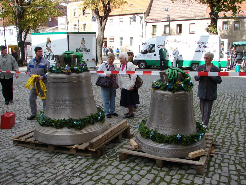 Laucha an der Unstrut - Markt - Vorbereitung zum Glockenaufzug - Foto vom 09.10.2009 