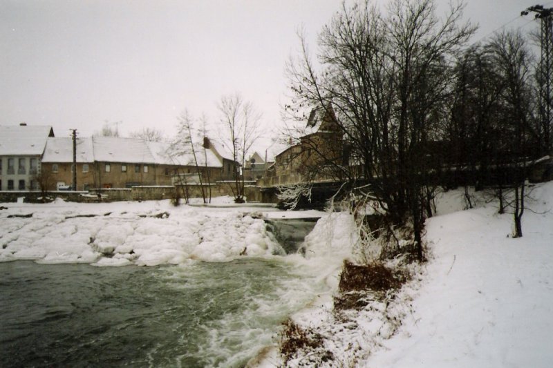 Laucha - Das Wehr in Eis und Schnee - Januar 1997