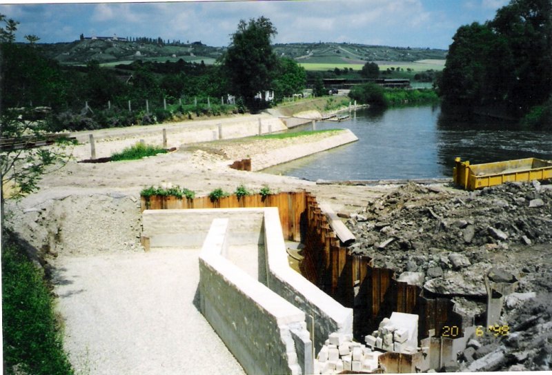 Laucha - Rekonstruktion Wehr 20.06.1998 - die neue Fischtreppe