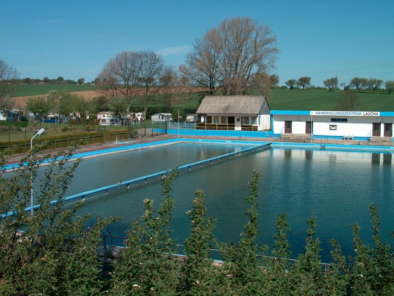 Laucha - Schwimmbad am Herrenteich - Foto vom 29.04.2007 - da war es leider schon geschlossen.