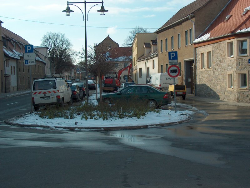 Laucha - Untere Hauptstrae - Blick zum Markt - Aufnahme vom 20. Februar 2005