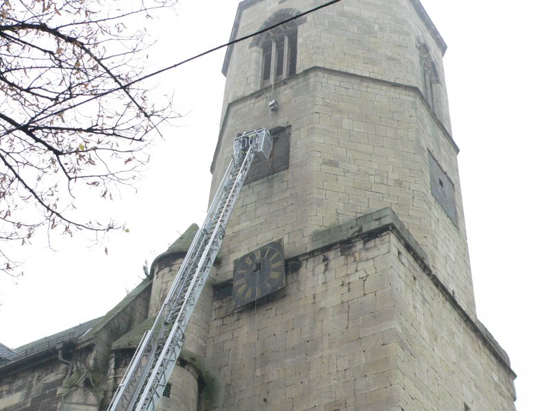 Laucha - Wechsel des alten Zifferblattes der Kirchturmuhr - Aufnahme vom 6.11.2008