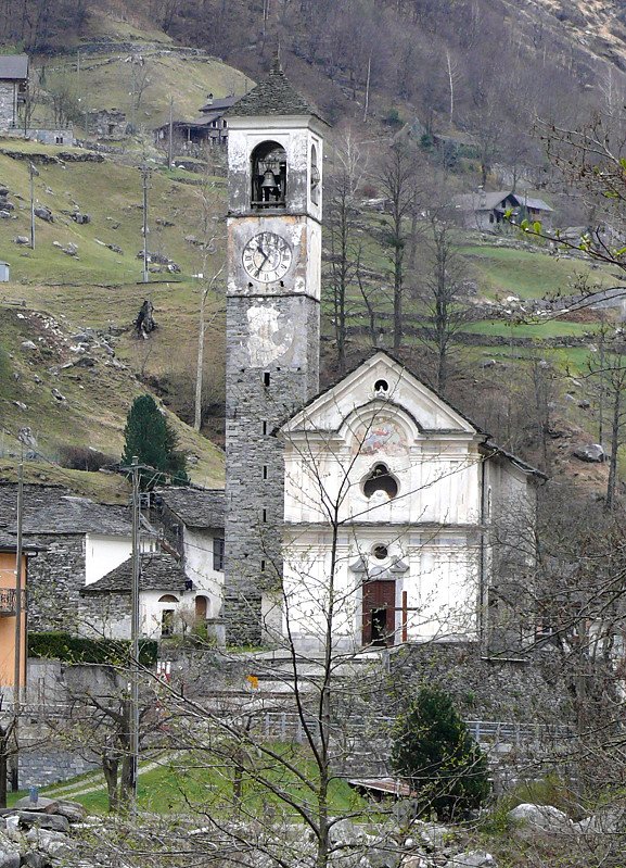 Lavertezzo im Verzascatal - Pfarrkirche Madonna degli Angeli am 09.04.2008.