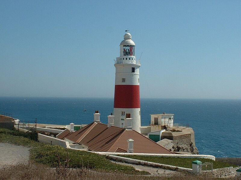 Leuchtturm Europa Point am Sdende der Halbinsel, von hier ist es nicht mehr weit nach Afrika. Aufgenommen im September 2003