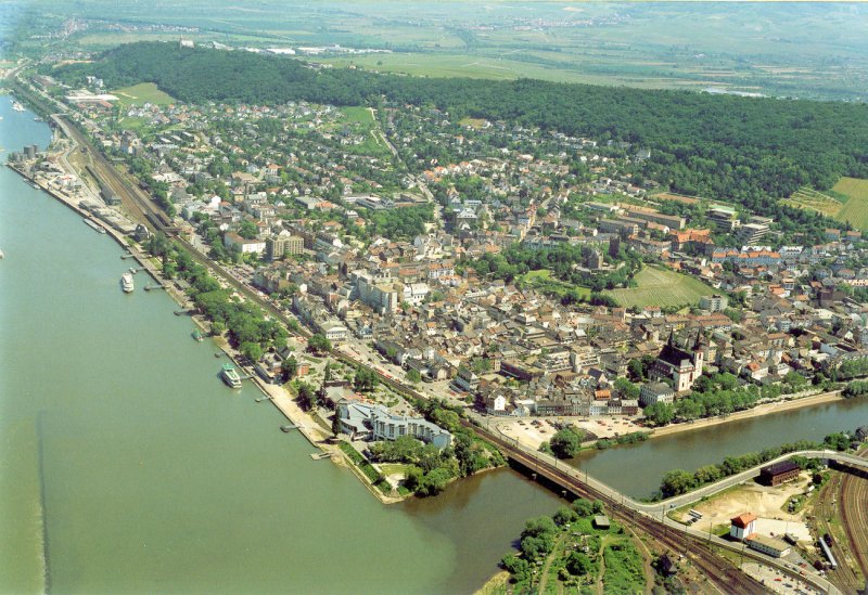 Luftaufnahme von Bingen - Ende der 80iger Jahre.