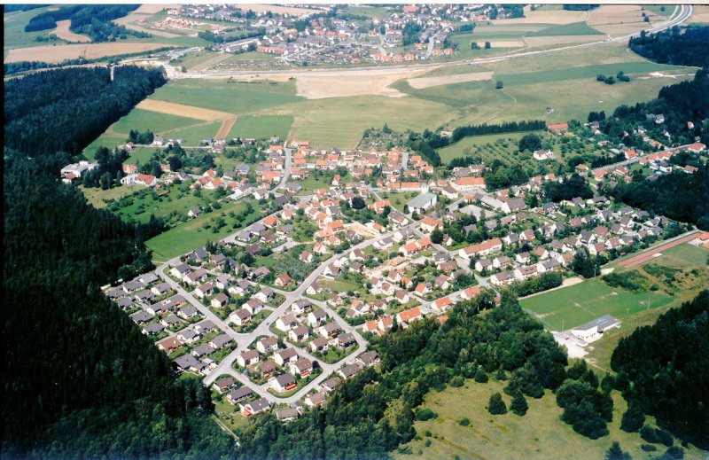 Luftaufnahme von Deuringen ber Stadtbergen, Landkreis Augsburg, 1986