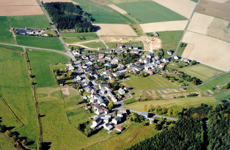 Luftaufnahme von Ellenhausen - Rheinland Pfalz - Sommer 1986