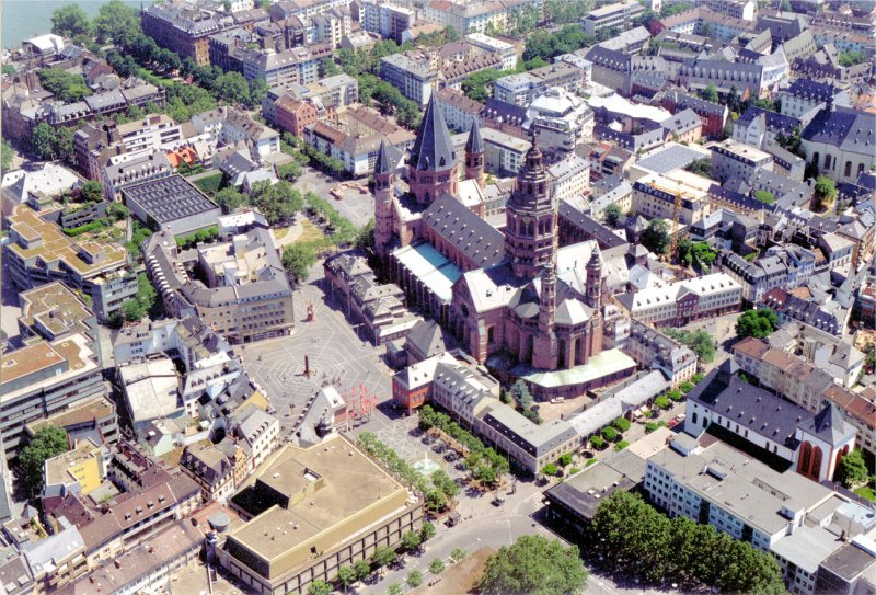 Luftaufnahme vom Mainzer Dom - 1997