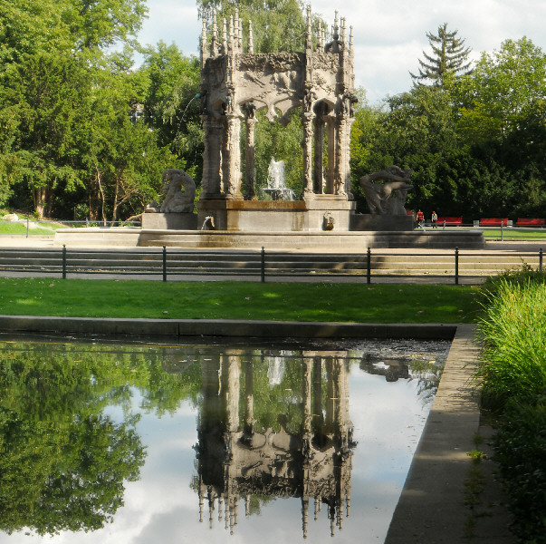 Mrchenbrunnen im Schulenburg Park Berlin-Neuklln 21.06.2009.