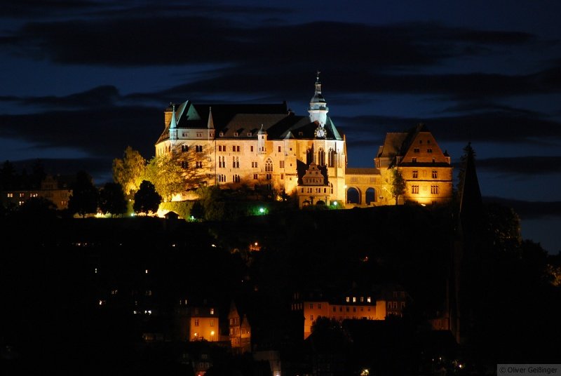 Marburger Schloss in einer kurzen Sommernacht. (7. Juli 2007)
