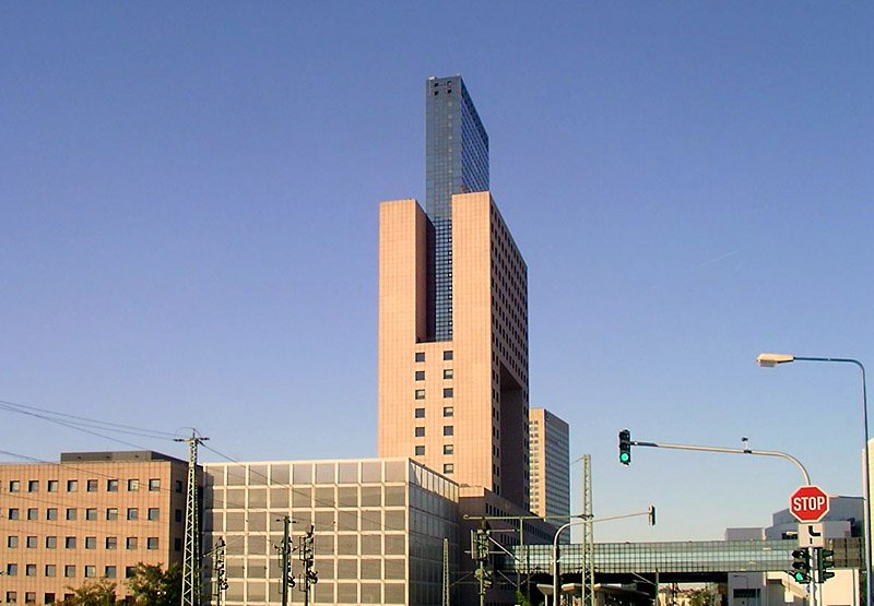 Messe-Torhaus und S-Bahnhof Frankfurt Messe.

Vielen Dank an Matthias Frey fr die Nachbearbeitung der Bilder.