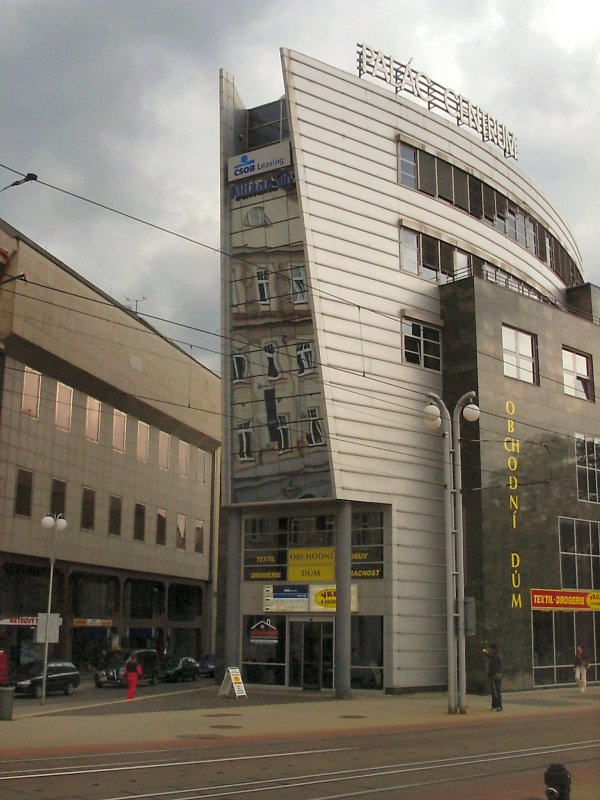 Moderne Architektur in Liberc, Sommer 2004

auch fr Kategorie: Tschechien/Stdte/Lieberec