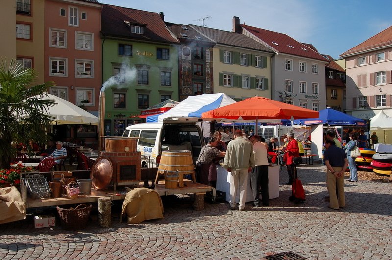 Mnsterplatz - An besonderen Festen auf dem Marktplatz wird auch schon mal frisches Bier gebraut, das jeden Biertrinker erfreut und auch die Kunden sehr zu schtzen wissen. 30.9.2006 