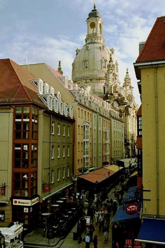 Mnzgasse mit Frauenkirche (27. August 2007)