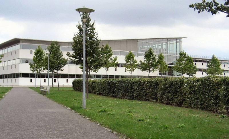 Neue Uni ERFURT: Bibliothek -
Foto von 2006