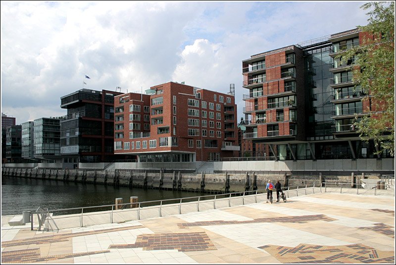 Neue Wohn- und Brobauten in Hamburgs Hafencity sdlich der Speicherstadt. 17.8.2006 (Matthias)