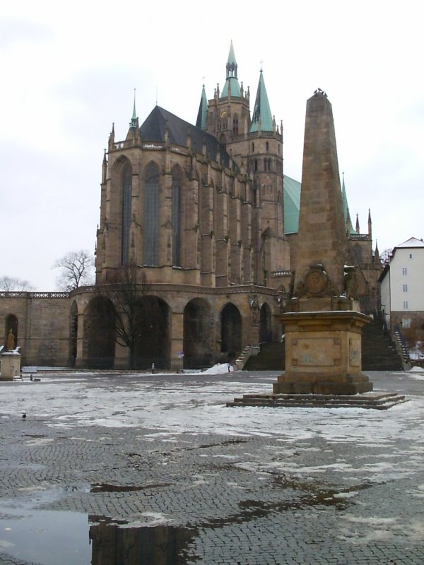 Nicht viel Schnee hat den Tag berlebt, Erfurt - Domplatz 2005